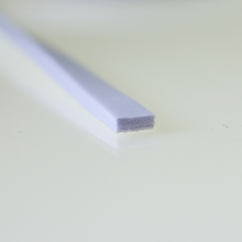 Afbeelding in Gallery-weergave laden, Zelfklevend PVC Tochtband I-Profiel - Wit - 9mm x 4mm x 7,5m - Tochtstrip